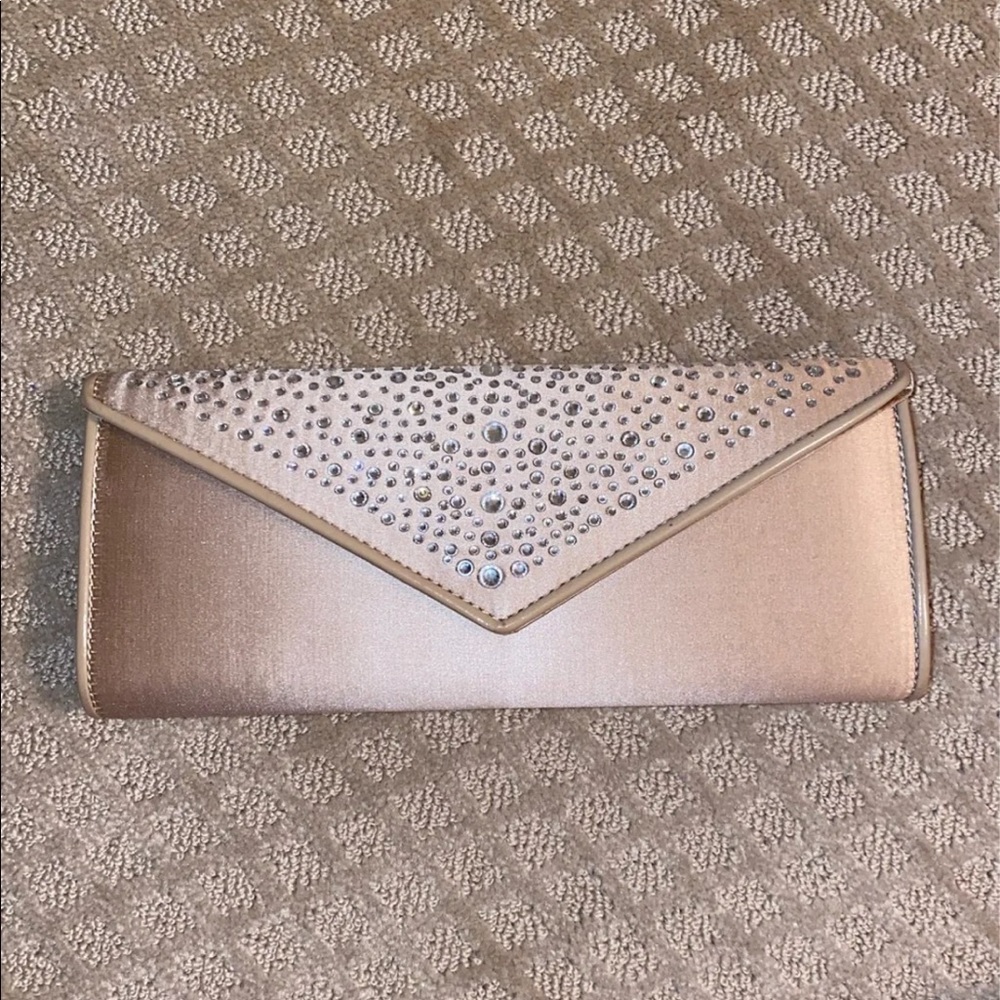 ALDO clutch